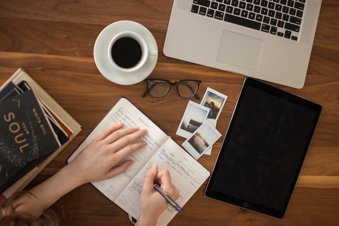 Writing in the Digital Age: How Authors Keep Their Voice While Embracing New Tools